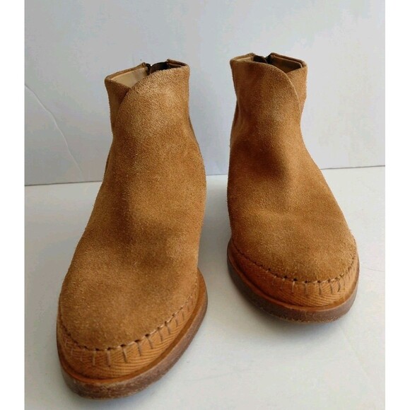Soludos Sz 5.5 Beige Suede Pointed Toe Booties w/Wood Stacked Low Heel Back Zip - Picture 1 of 7